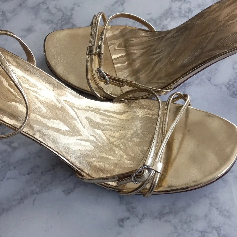 Heels - Picture 2 of 4